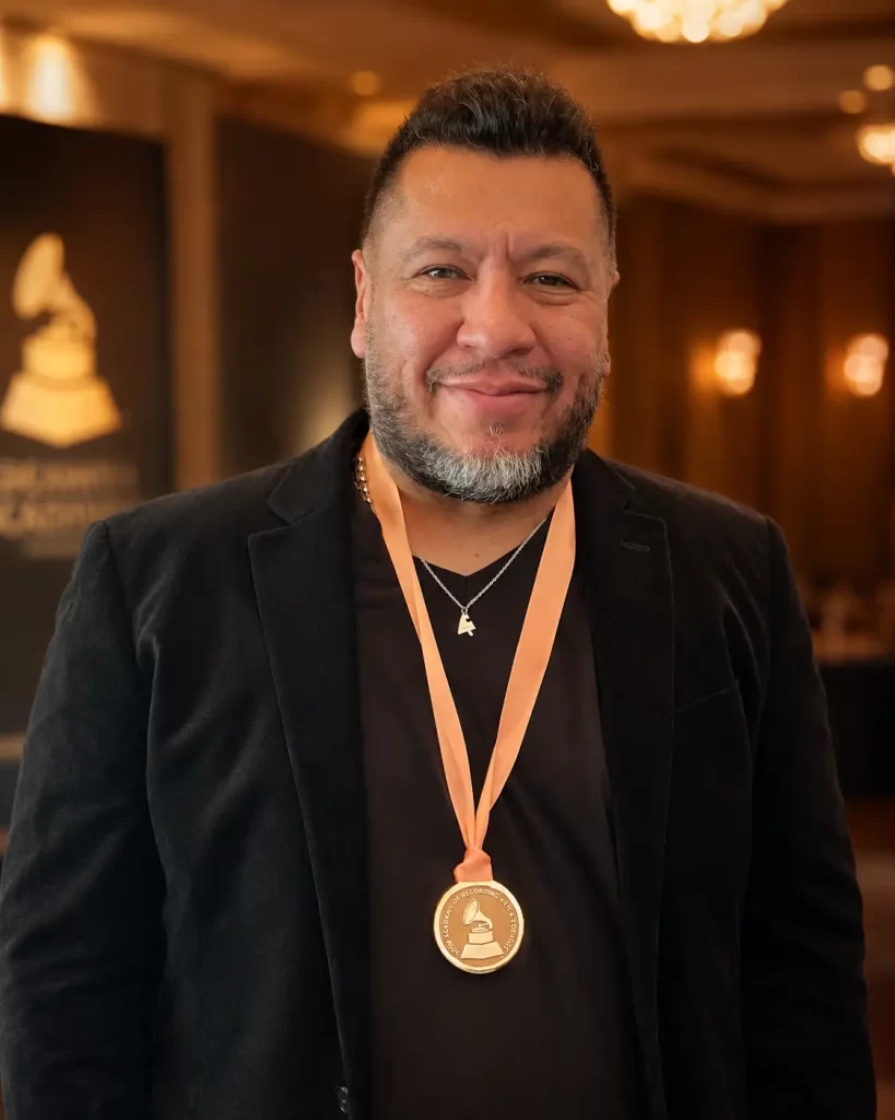 Productor Jair Benítez en debut como miembro votante de los Latin Grammy